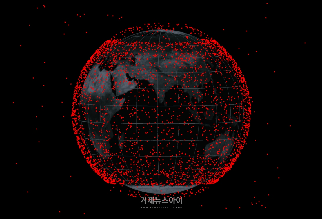 저궤도에 배치된 스타링크 위성의 분포도. ⓒSTARLINKMAP.ORG